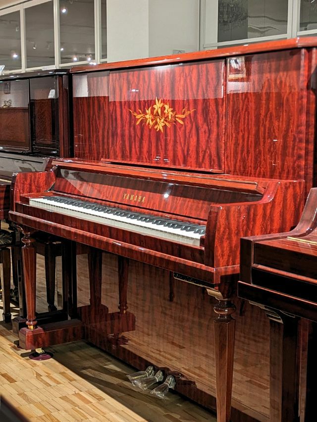 YAMAHA（ヤマハ） YU5Bb 歴史的名作ピアノ プレミアム アート 花柄象嵌