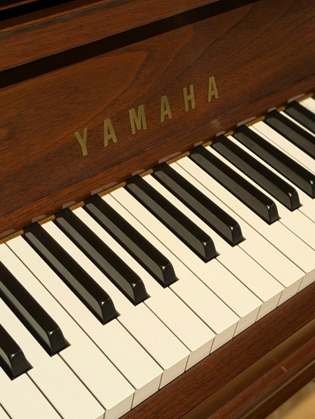 YAMAHA ピアノ椅子　アメリカンウォルナット 中古 ピアノ用中古販売椅子/猫脚角椅子(1ウォルナット) - ピアノクリニック浜松