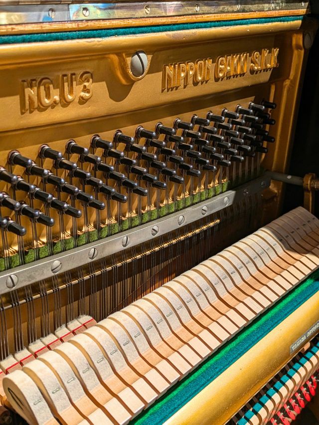 YAMAHA（ヤマハ） U3B 歴史的名作ピアノ モダンデザイン ツートン 