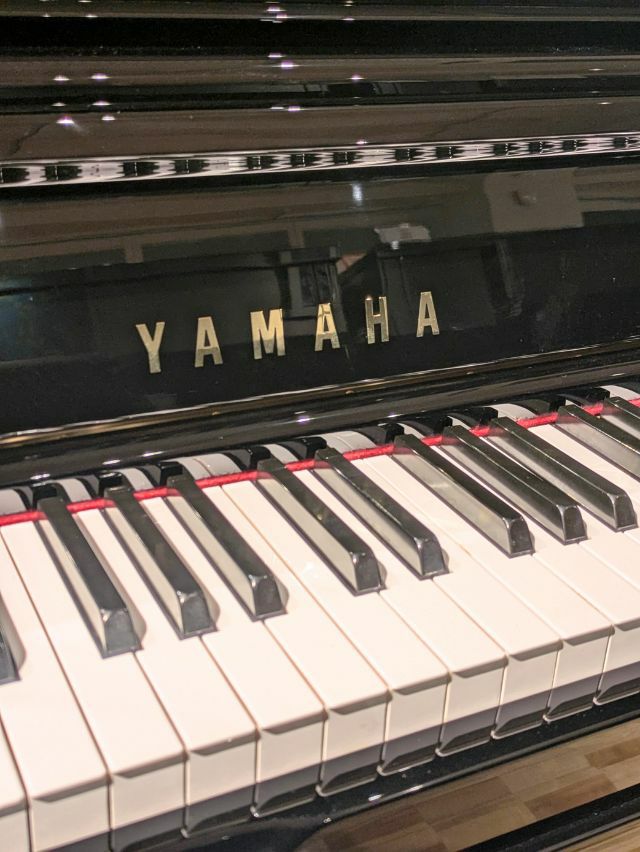 YAMAHA（ヤマハ） UX30A 中古ピアノ 人気のXシリーズ♪ ヤマハ上位