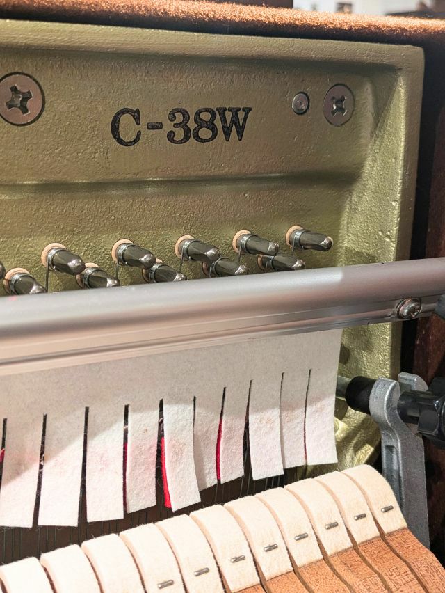 KAWAI（カワイ）C38W 中古ピアノ シンプルな小型・木目ピアノ | 中古 