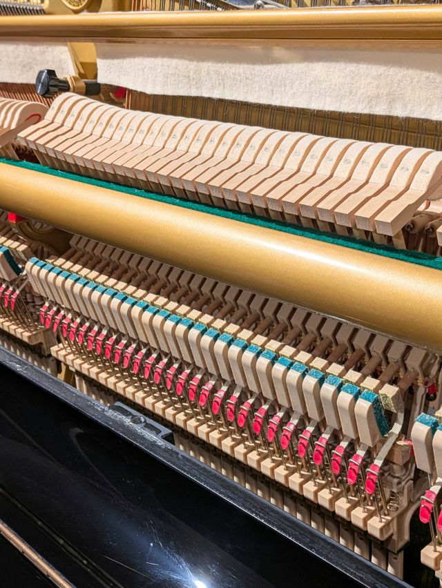 【決算セールで更にお値打ちに！】リフレッシュ済み中古ピアノ　ディアパソン126M　特別仕上(ネコ脚）モデル DIAPASON 126M - 第一楽器株式会社