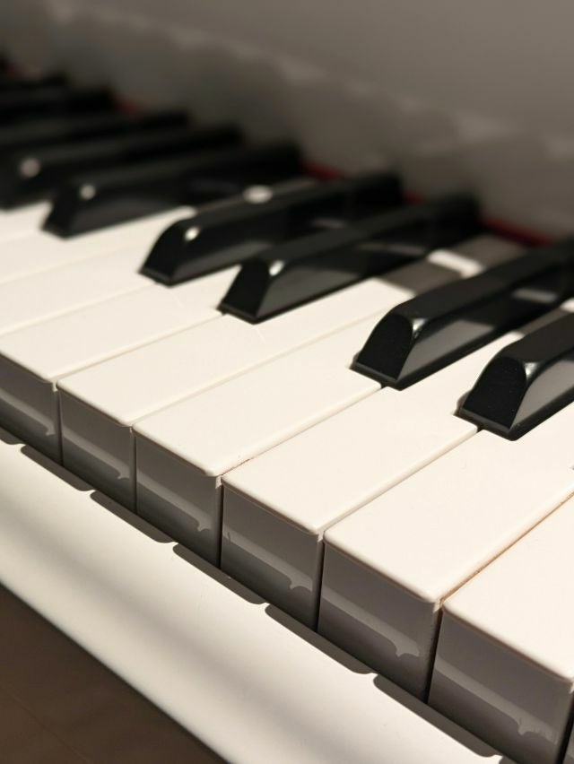 DIAPASON（ディアパソン） 183E 中古グランドピアノ ホワイト再塗装済