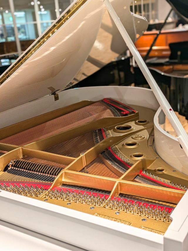 DIAPASON（ディアパソン） 183E 中古グランドピアノ ホワイト再塗装済