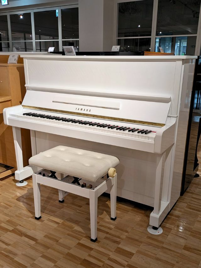 YAMAHA（ヤマハ） MC10A 中古ピアノ シンプルなホワイトピアノ | 中古