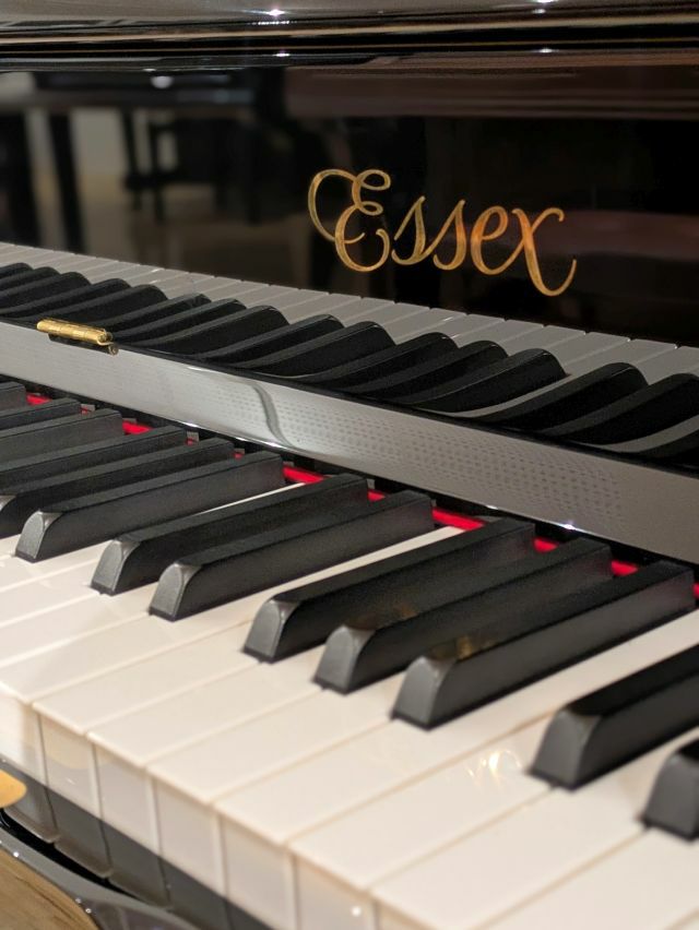 ESSEX（エセックス） EUP123S 中古ピアノ インテリア性も兼ねそろえた