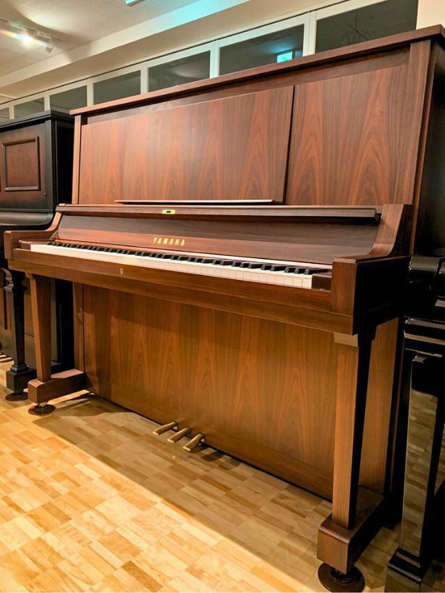 ローズウッドのヤマハ高級シリーズ WX102R 中古ピアノ ヤマハ(YAMAHA WX102R) WXシリーズ ローズウッドの鮮やかな