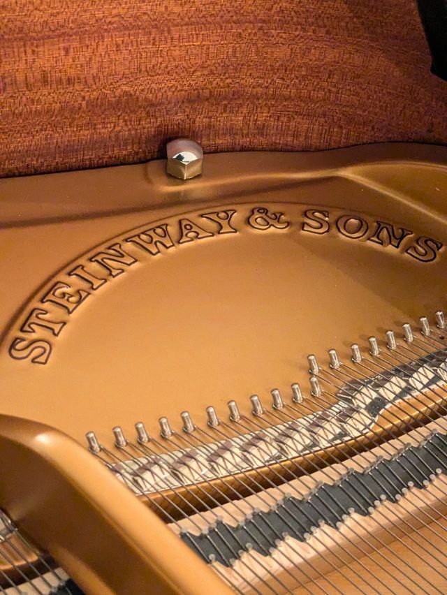STEINWAY＆SONS（スタインウェイ＆サンズ） L179 中古スタインウェイ