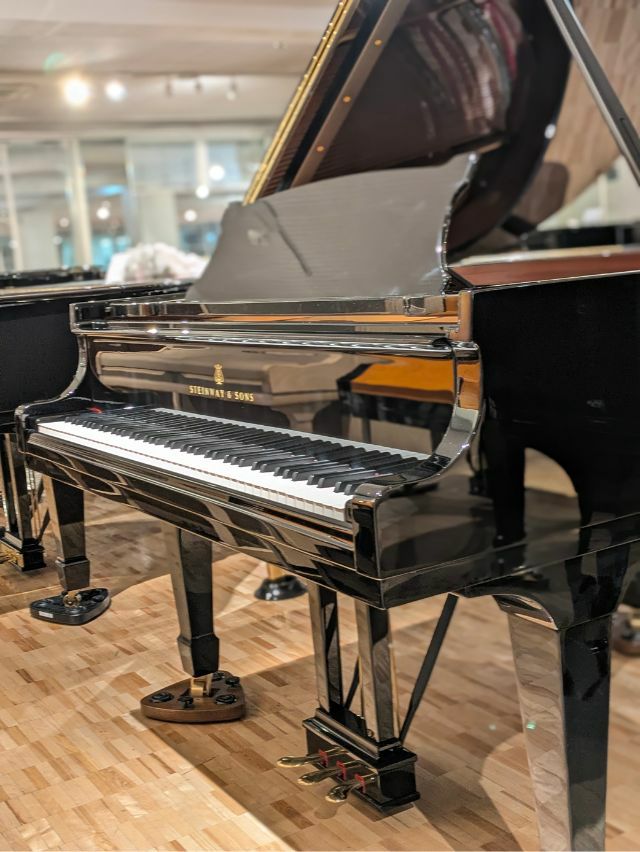 スタインウェイ＆サンズ社 昇降 ピアノ椅子　STEINWAY & SONS STEINWAY＆SONS（スタインウェイ＆サンズ） S155 中古スタインウェイ