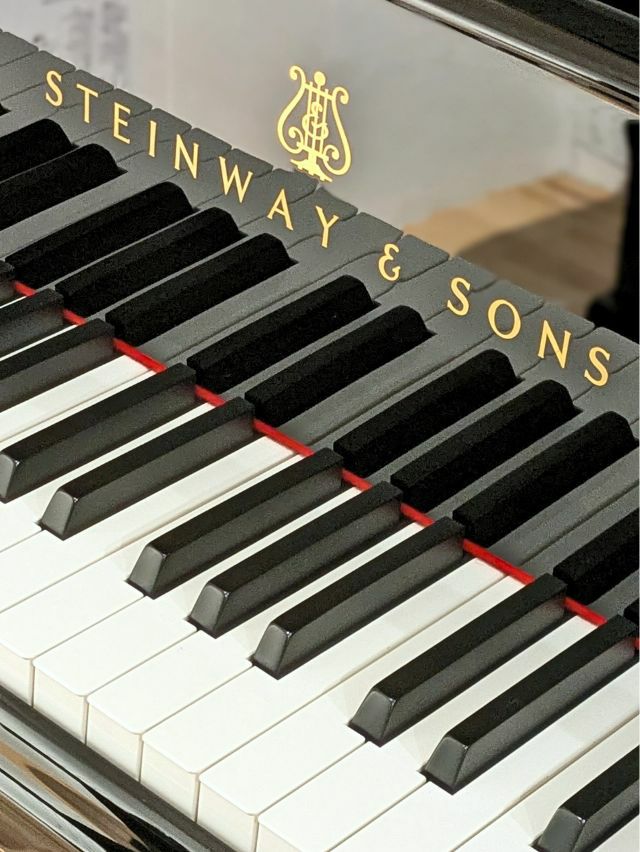 STEINWAY＆SONS（スタインウェイ＆サンズ） S155 中古スタインウェイ
