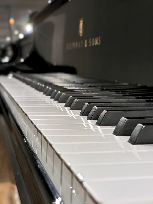 STEINWAY＆SONS（スタインウェイ＆サンズ） S155 中古スタインウェイ