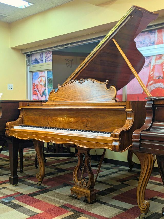 STEINWAY＆SONS（スタインウェイ＆サンズ） M170_LouisXV 中古