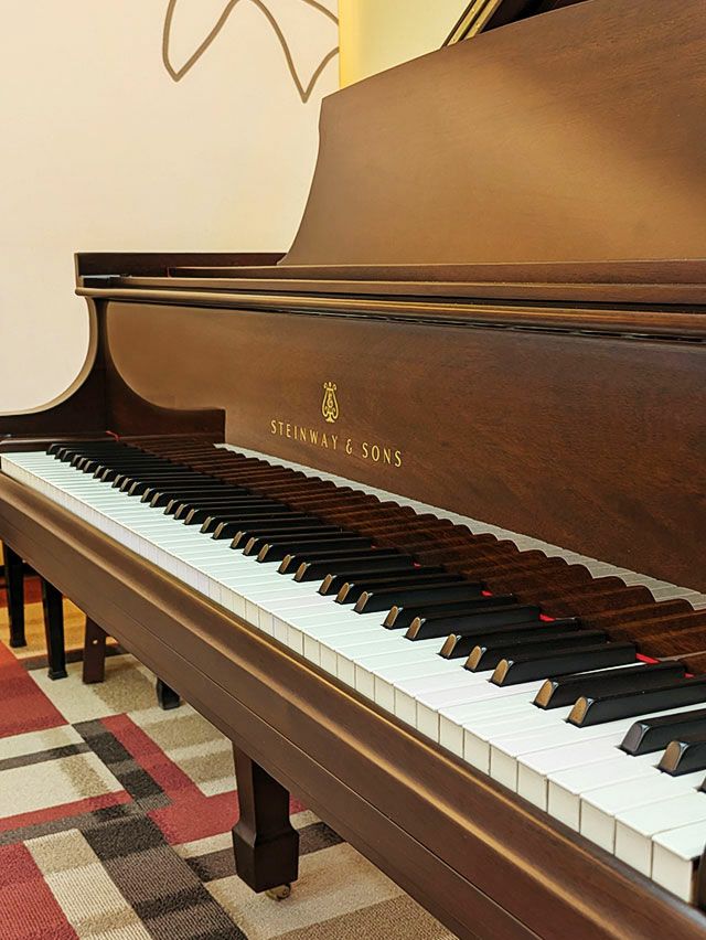 STEINWAY＆SONS（スタインウェイ＆サンズ） S155 中古スタインウェイ
