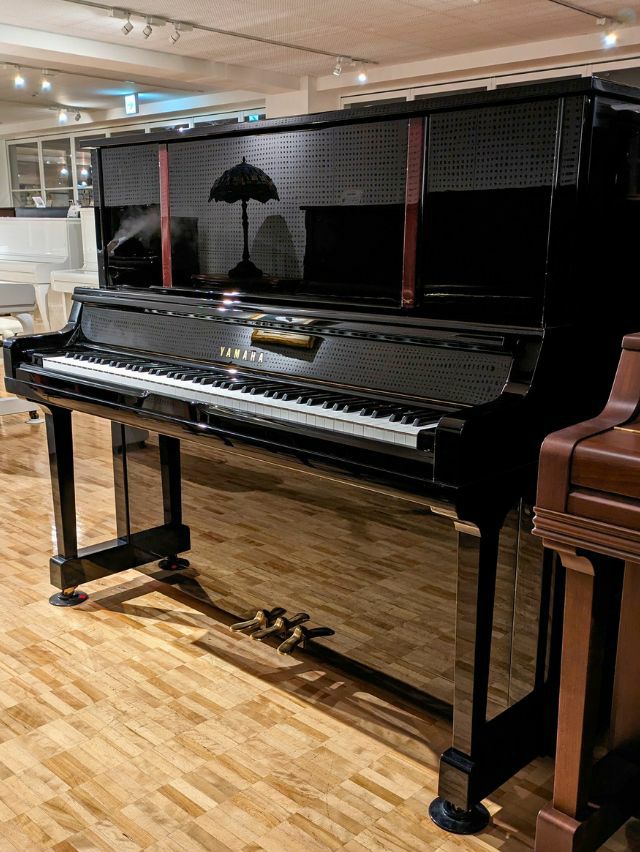 YAMAHA アップライトピアノ HQ300 ヤマハ中古アップライトピアノHQ300原整備倉庫展示中 | 日本楽芸社