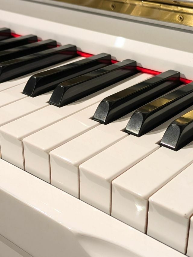 中古ピアノ　MARCHEN（メルヘン）MS350　鍵盤