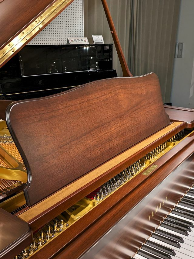 YAMAHA（ヤマハ） G2ECP 中古グランドピアノ 美しい猫脚タイプの木目
