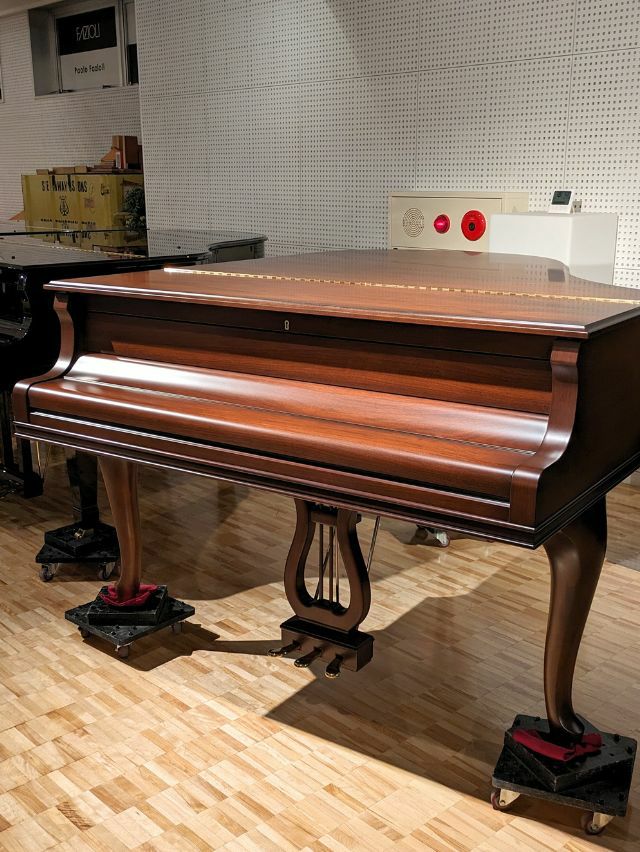 YAMAHA（ヤマハ） G2ECP 中古グランドピアノ 美しい猫脚タイプの木目