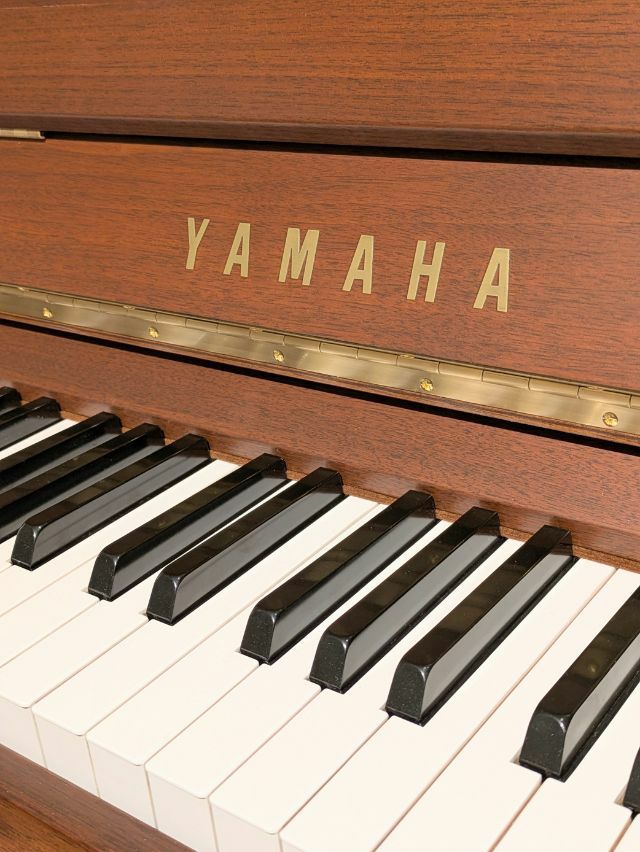 YAMAHA（ヤマハ） U10WnC 中古ピアノ 人気のヤマハ木目調猫脚モデル
