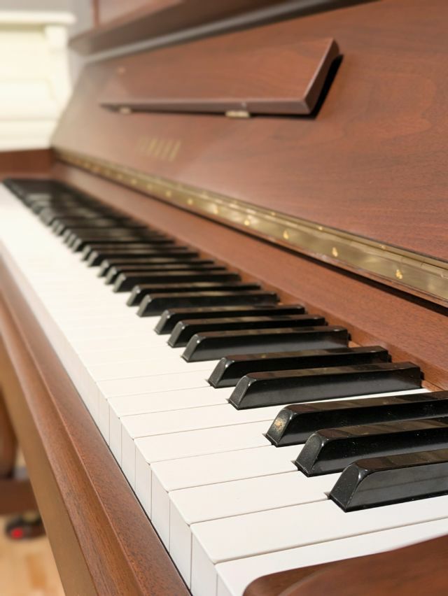 YAMAHA（ヤマハ） U10WnC 中古ピアノ 人気のヤマハ木目調猫脚モデル