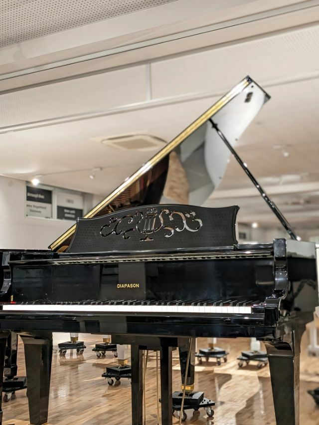 ディアパソンピアノ 美品　期間限定のお値段にいたします ディアパソン アップライトピアノ 125-M5 #M44098 【訳あり特価！厳選