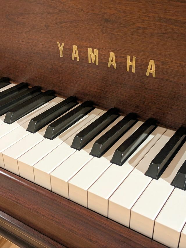 YAMAHA(ヤマハ) C2LCP 中古グランドピアノ 木目チッペンデール（猫脚