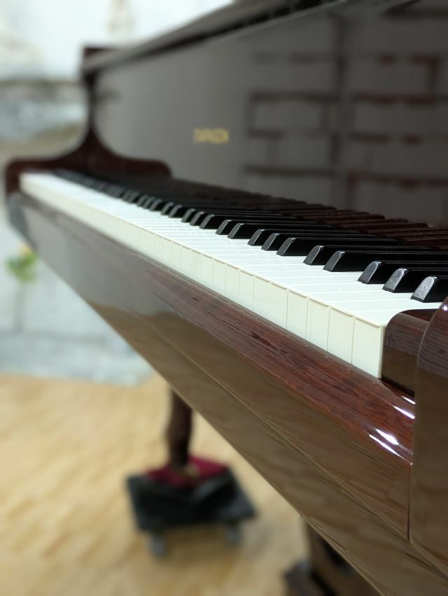 DIAPASON(ディアパソン) D164 中古グランドピアノ 上品な木目艶出し猫