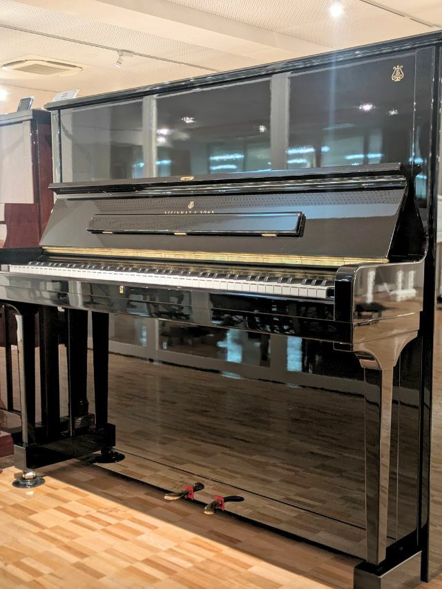 STEINWAY&SONS(スタインウェイ&サンズ) K132 世界最高峰のアップライト