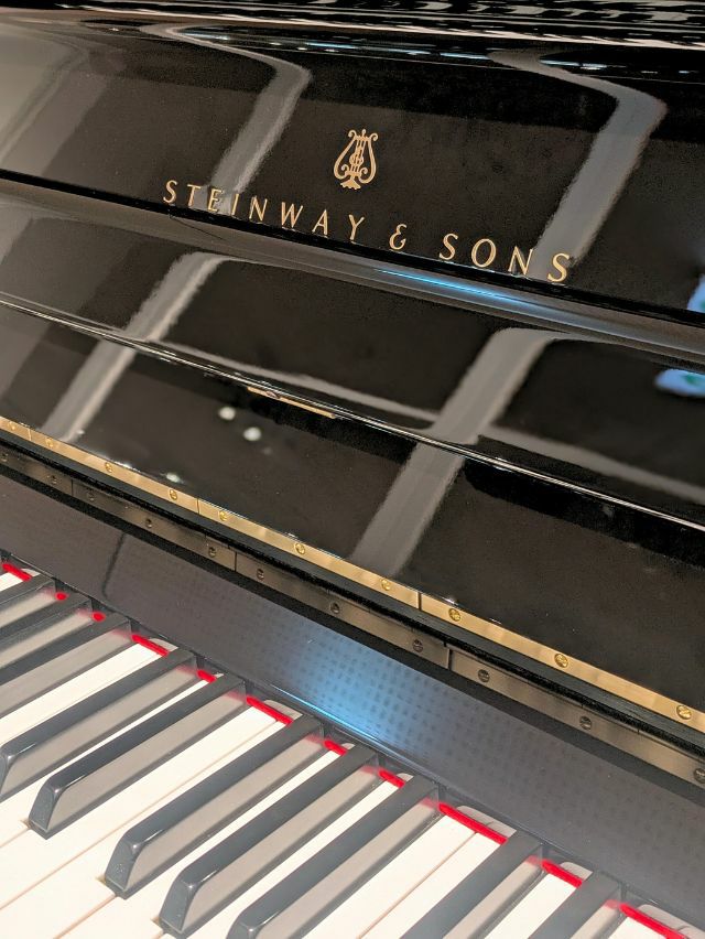 STEINWAY&SONS(スタインウェイ&サンズ) K132 世界最高峰のアップライト