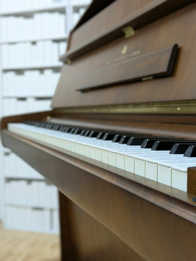 STEINWAY&SONS(スタインウェイ&サンズ) Z114 中古ピアノ 小型・木目調
