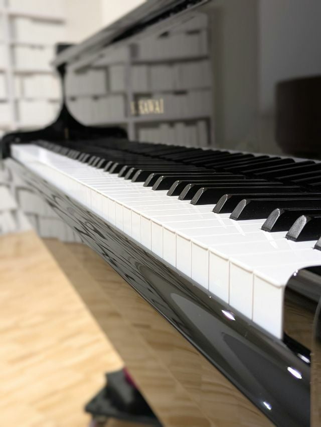 KAWAI(カワイ) RX2-CLE 中古グランドピアノ チレーサ響板がもたらす