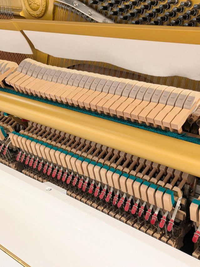YAMAHA(ヤマハ) U1H 中古ピアノ まっすぐな音に、やさしい白の装いを