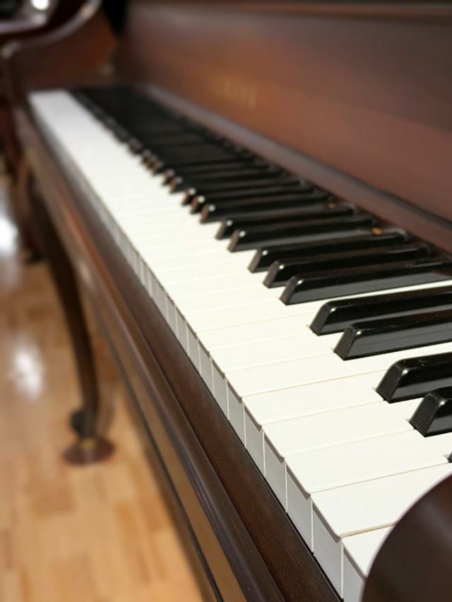 YAMAHA W100WnC アップライトピアノ　プレーヤー付 YAMAHA(ヤマハ) W100WnC 中古ピアノ 花柄象嵌が美しいインテリア感覚