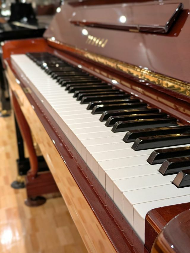 YAMAHA(ヤマハ) W106B 中古ピアノ 人気No.1♪ヤマハ木目調・猫脚モデル 