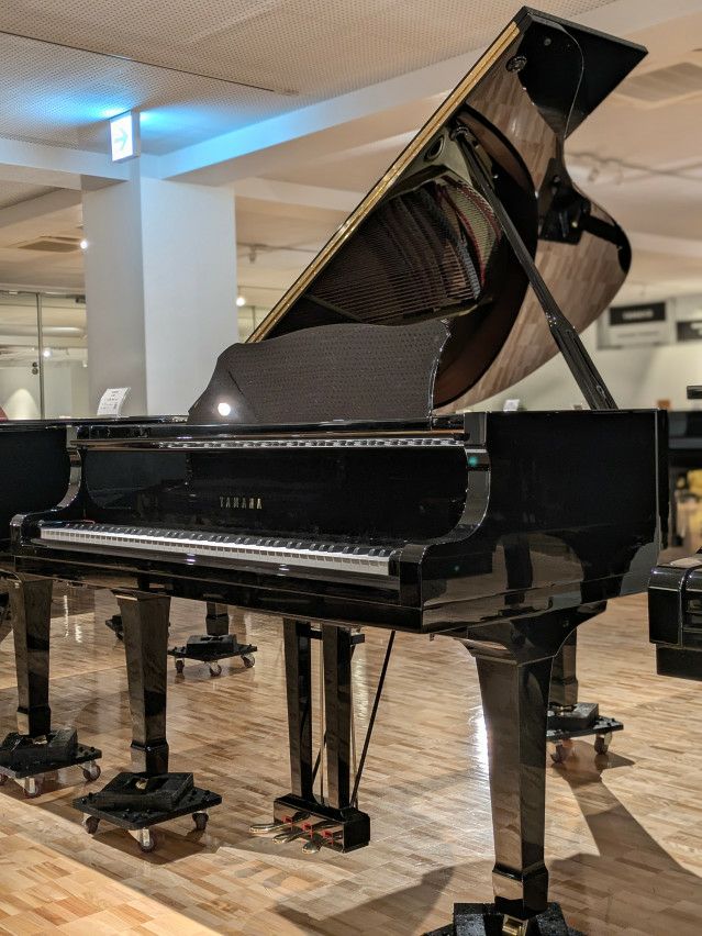 YAMAHA ヤマハグランドピアノ G3E 3本ペダル YAMAHA(ヤマハ) G3E 中古グランドピアノ 深みのある響きと確かな存在感