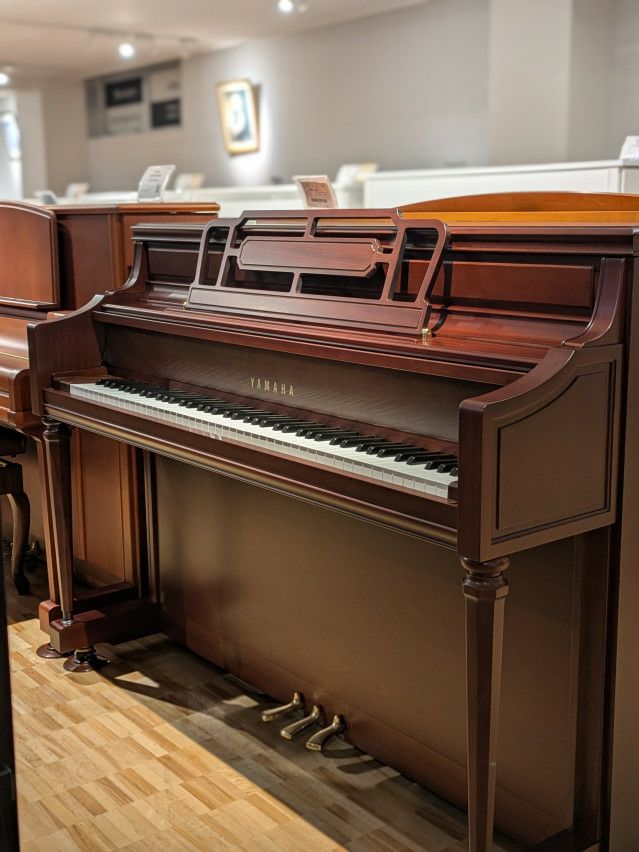 YAMAHA(ヤマハ) W100WnC 中古ピアノ 花柄象嵌が美しいインテリア感覚