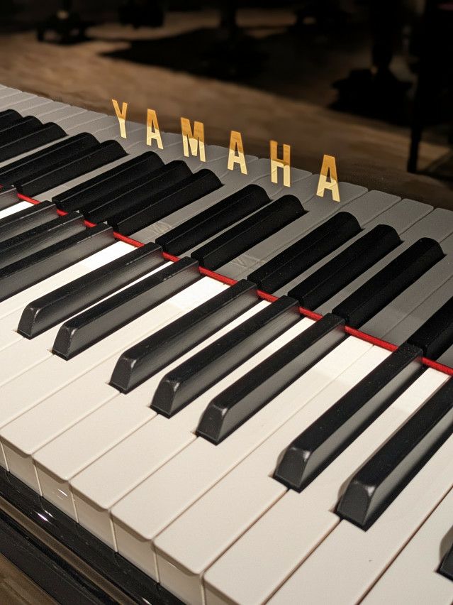 YAMAHA(ヤマハ) C3E 中古グランドピアノ 光の粒が踊るような、鮮やかな