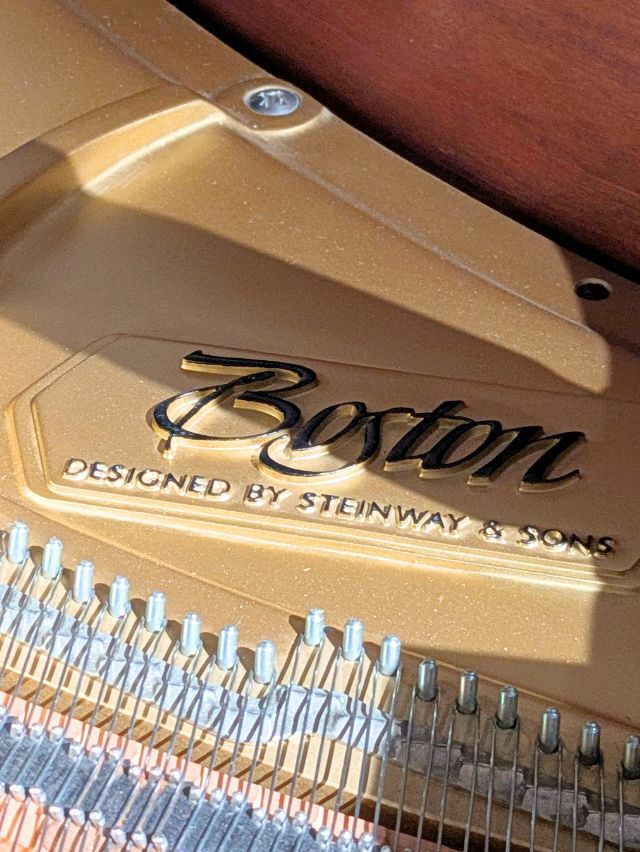 BOSTON(ボストン) GP178II 中古グランドピアノ クラスを超えた響板面積