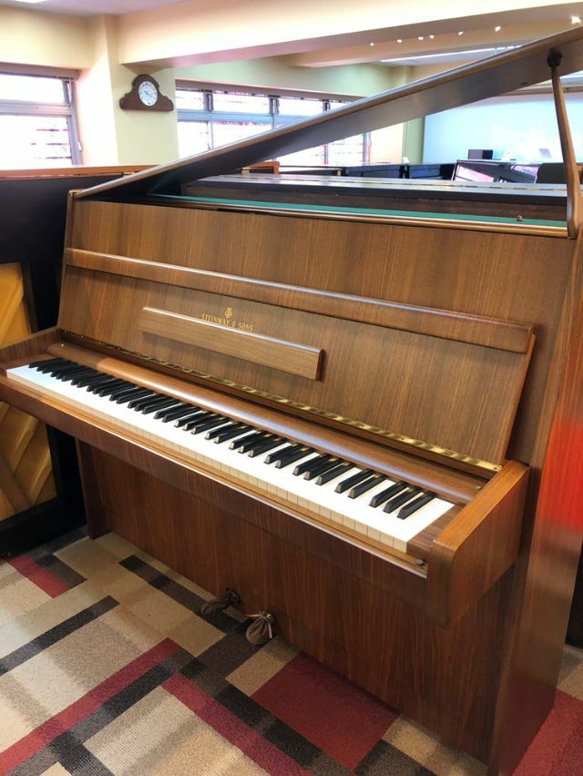 STEINWAY&SONS(スタインウェイ&サンズ) Z114 中古ピアノ 小型・木目調