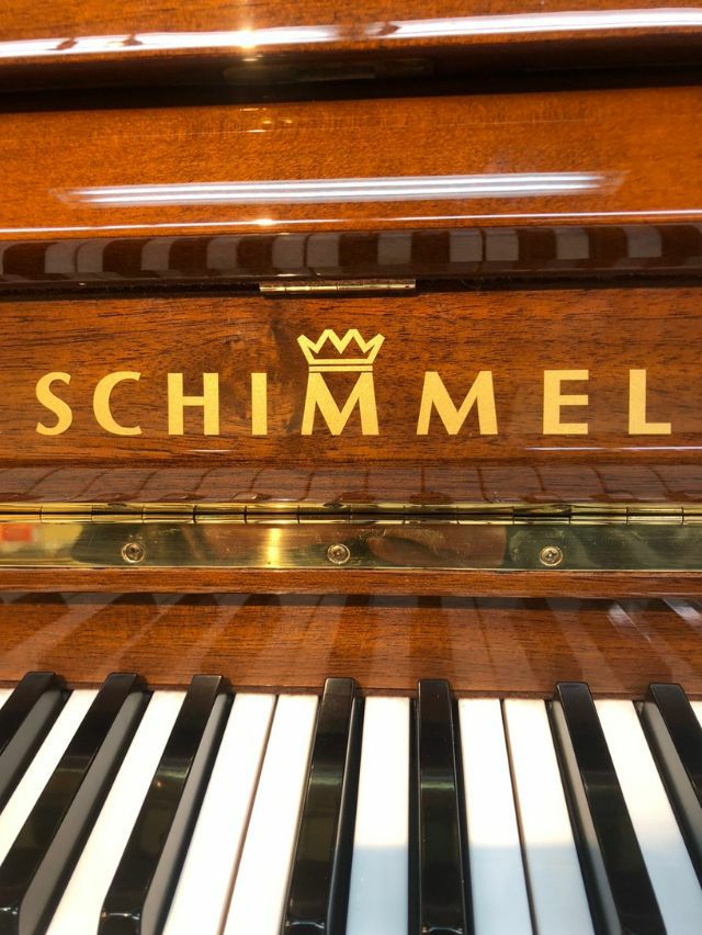 SCHIMMEL（シンメル） 118_Tradition 中古ピアノ ドイツの美意識が
