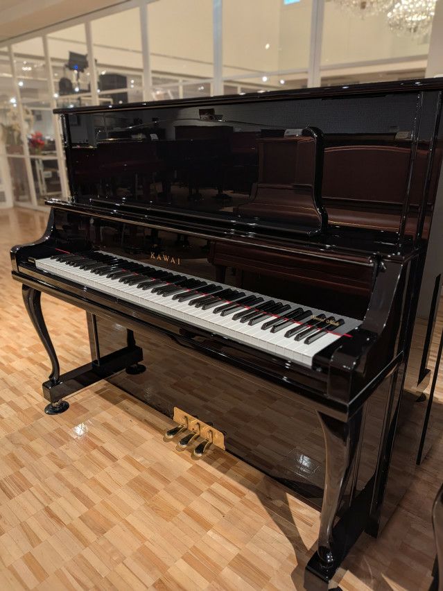 KAWAI（カワイ） DS8E 中古ピアノ 希少カワイDSシリーズ 上品な黒・猫