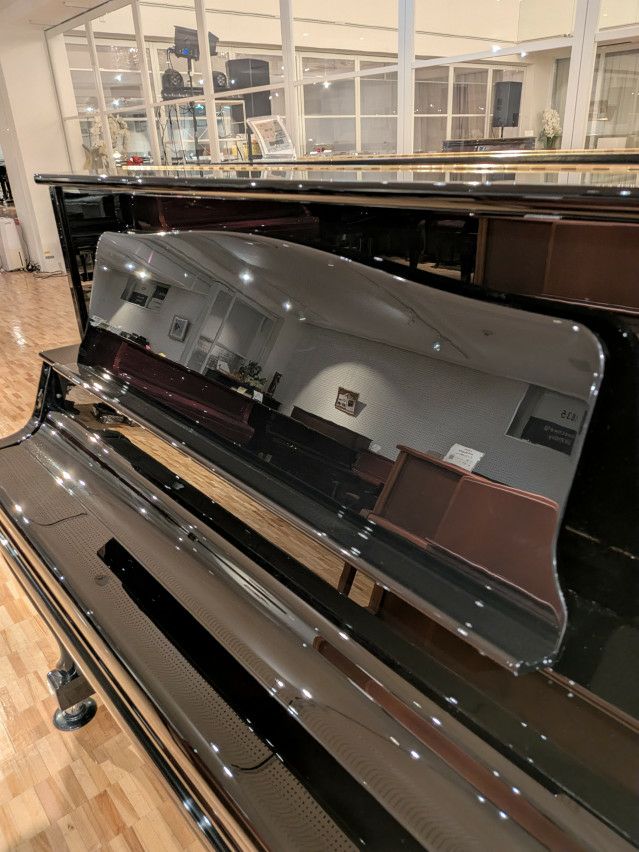 KAWAI（カワイ） DS8E 中古ピアノ 希少カワイDSシリーズ 上品な黒・猫
