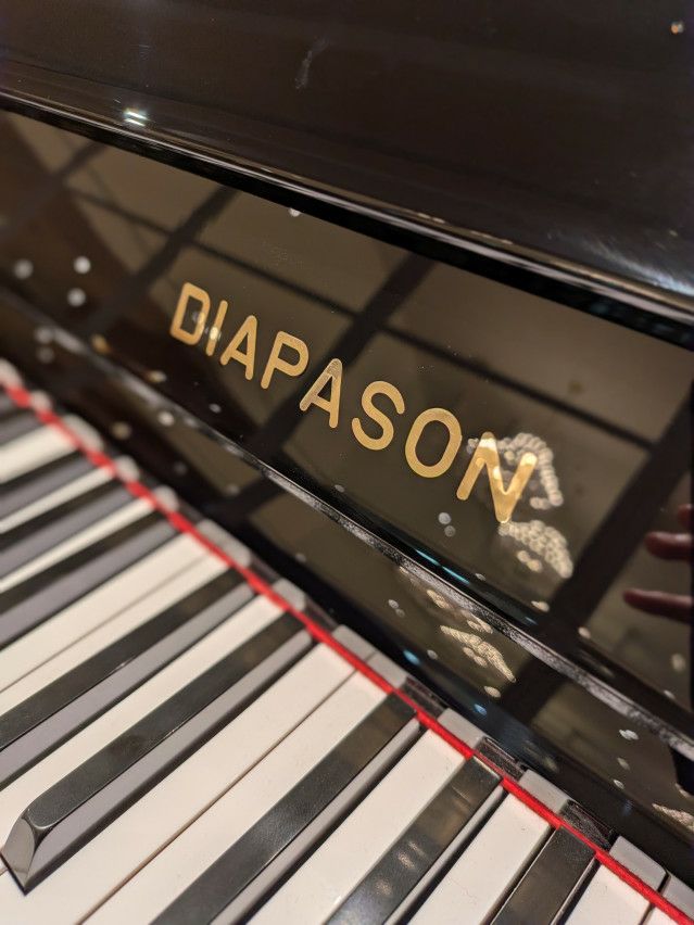 中古アップライトピアノ ディアパソン D25BAT 消音機能付き 高さ121cm 製造番号117*** DIAPASON(ディアパソン) D25B 中古ピアノ 初めてのピアノとしてお勧め