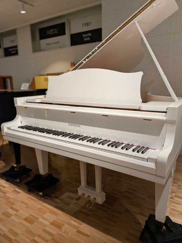DIAPASON（ディアパソン） 183E 中古グランドピアノ ホワイト再塗装済 