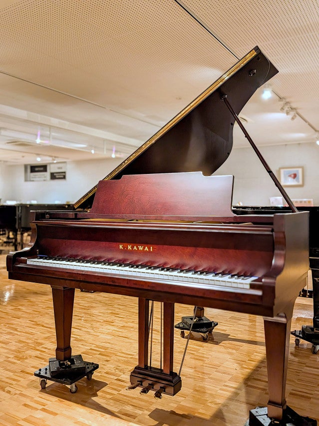 中古ピアノ KAWAI(カワイ) KG2C インテリア性も兼ね備えた木目ピアノ