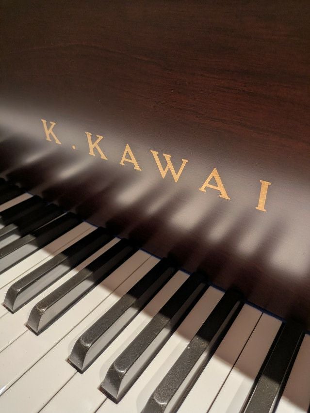 KAWAI（カワイ） KG2C 中古グランドピアノ インテリア性も兼ね備えた