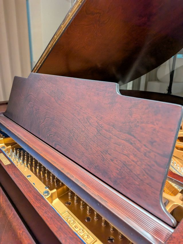 KAWAI（カワイ） KG2C 中古グランドピアノ インテリア性も兼ね備えた