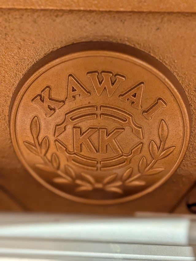 KAWAI（カワイ） KL11KF 中古ピアノ 美しい譜面台、猫脚♪家具と調和