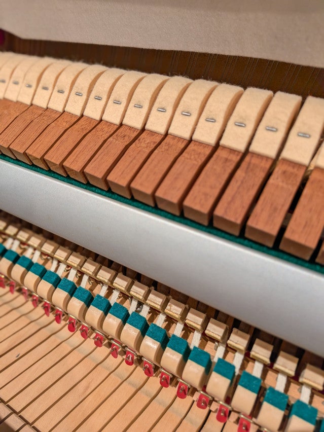 KAWAI（カワイ） KL11KF 中古ピアノ ホワイトカラーでさらに上品に