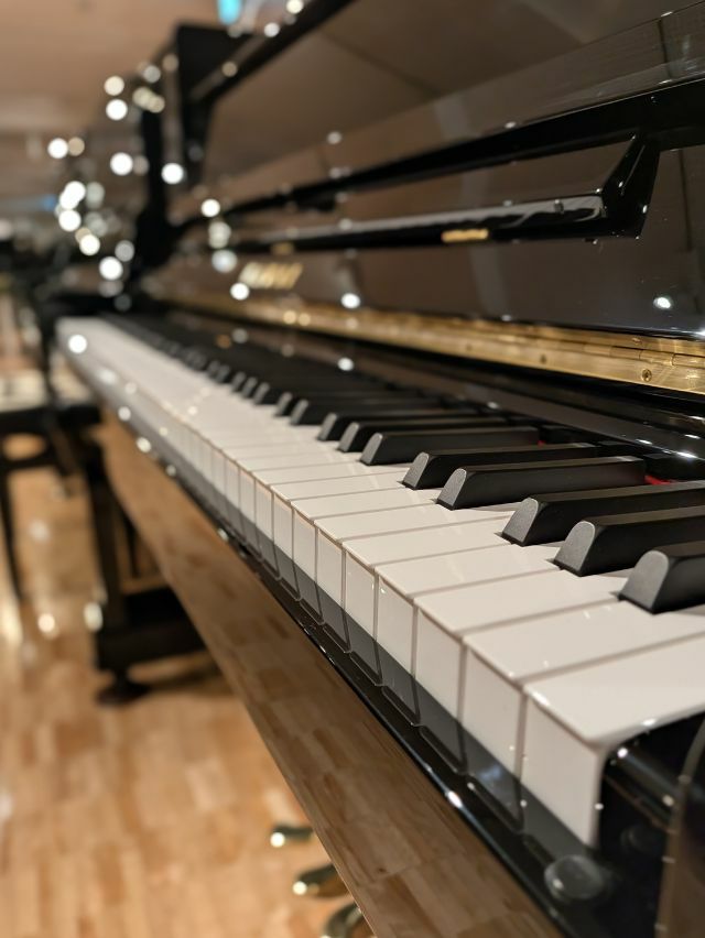 KAWAI（カワイ） Kb15J 中古ピアノ 初心者にお勧めのコンパクトピアノ