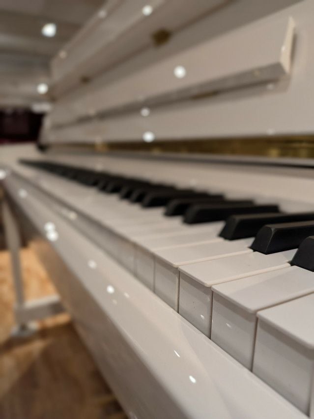 KAWAI(カワイ) K200 中古ピアノ 明るく華やかに彩るホワイトピアノ